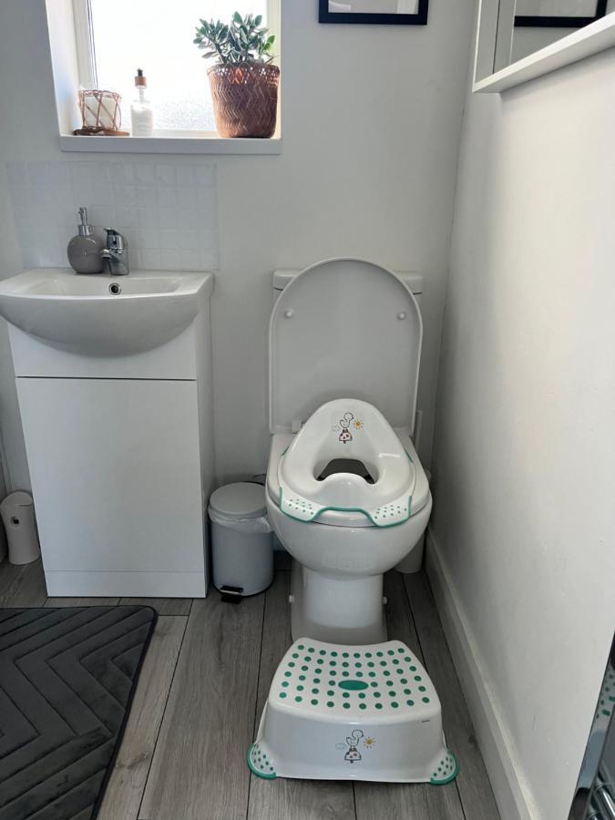 Stay-K-Belfast Cosy Entire House 10 Mins From City Centre Bagian luar foto